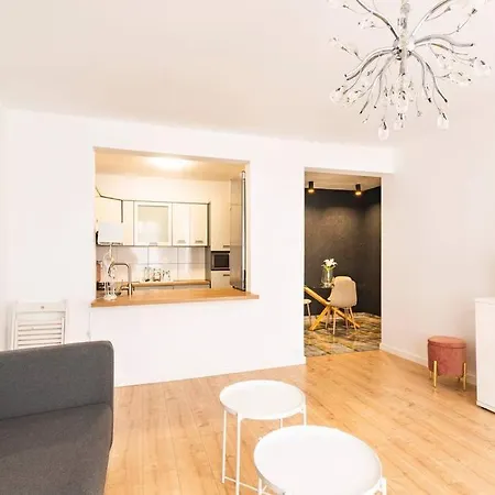 Sunny Apartment, Monte Cassino 公寓