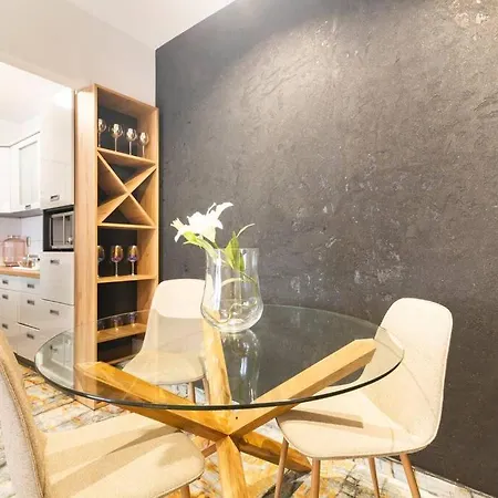 Sunny Apartment, Monte Cassino 公寓 *