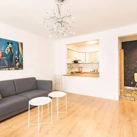 Sunny Apartment, Monte Cassino 索波特