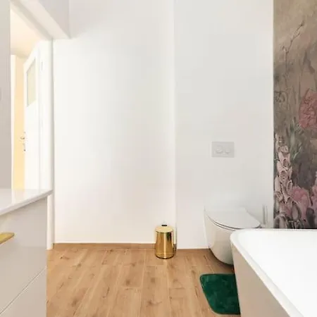 Sunny Apartment, Monte Cassino דירה *
